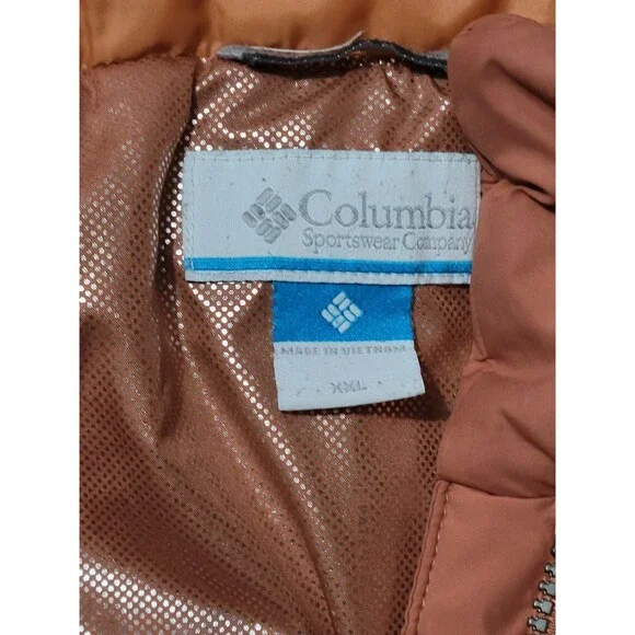 Columbia Women's Puffer Jacket in Peach with Faux Fur Hood - Picture 3 of 10